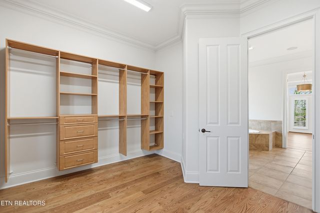 910 Eagle Nest Drive, Loudon, TN 37774