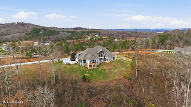 910 Eagle Nest Drive, Loudon, TN 37774