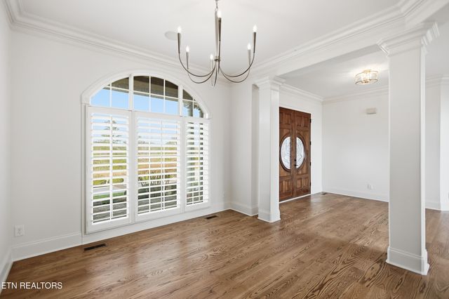 910 Eagle Nest Drive, Loudon, TN 37774