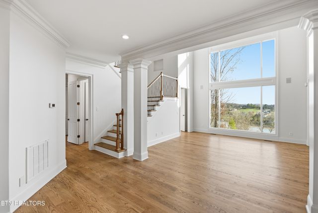 910 Eagle Nest Drive, Loudon, TN 37774