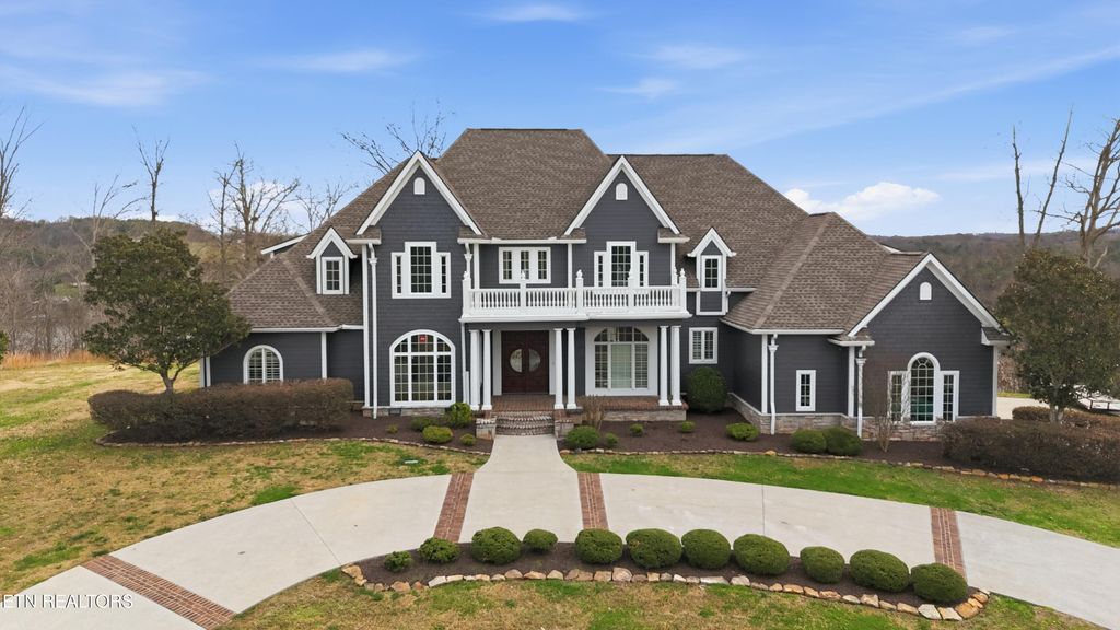 910 Eagle Nest Drive, Loudon, TN 37774