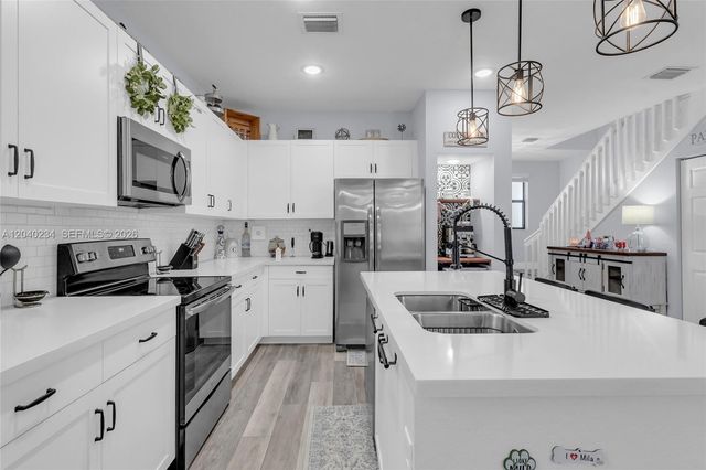 3416 W 109th Place, Hialeah, FL 33018