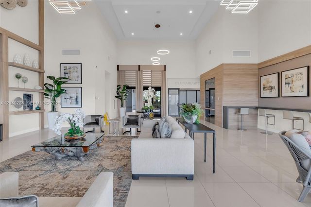 3416 W 109th Place, Hialeah, FL 33018