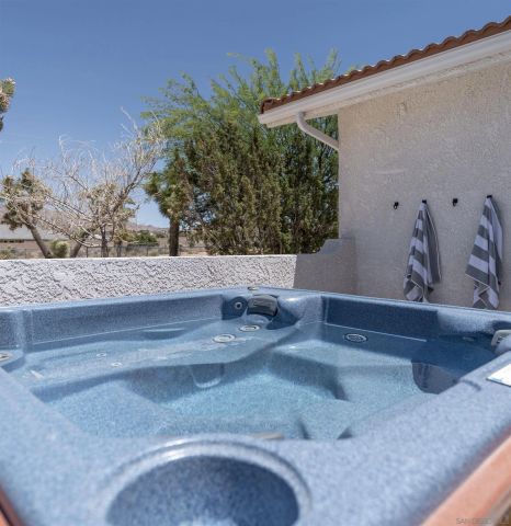 9255 Del Monte Avenue, Yucca Valley, CA 92284