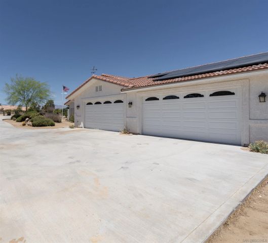 9255 Del Monte Avenue, Yucca Valley, CA 92284