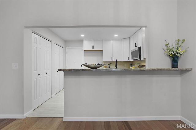 1032 King Henry Court, Creve Coeur, MO 63146