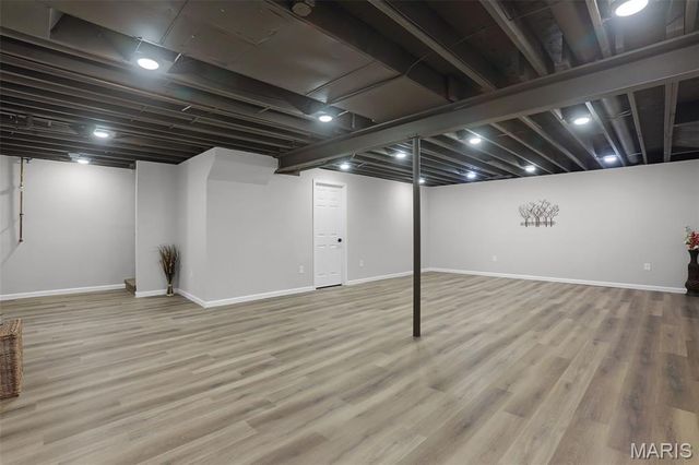 1032 King Henry Court, Creve Coeur, MO 63146