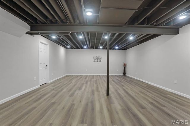 1032 King Henry Court, Creve Coeur, MO 63146