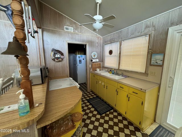 102 Lawrence Street, Emerald Isle, NC 28594