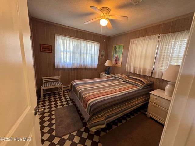 102 Lawrence Street, Emerald Isle, NC 28594