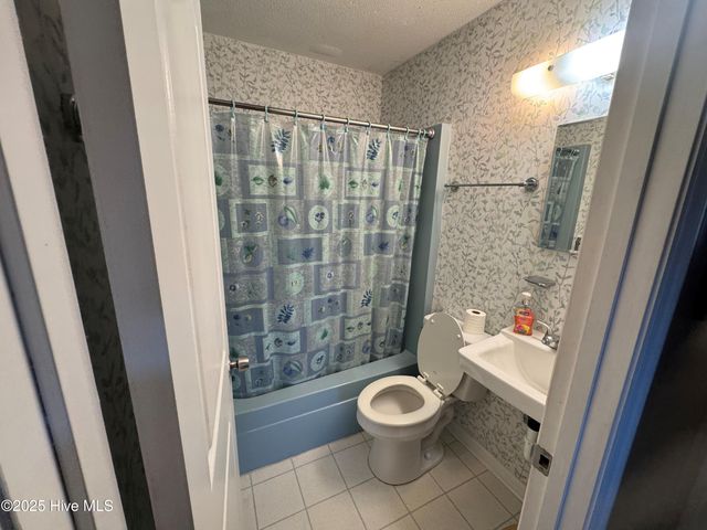 102 Lawrence Street, Emerald Isle, NC 28594