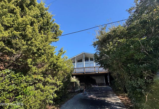 102 Lawrence Street, Emerald Isle, NC 28594