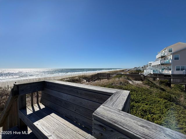 102 Lawrence Street, Emerald Isle, NC 28594