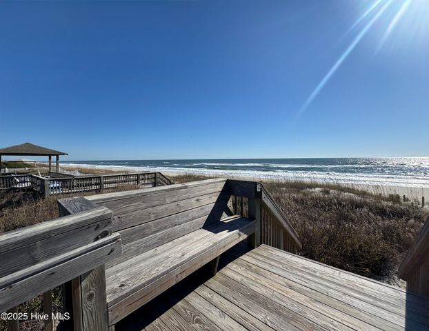 102 Lawrence Street, Emerald Isle, NC 28594