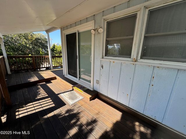 102 Lawrence Street, Emerald Isle, NC 28594