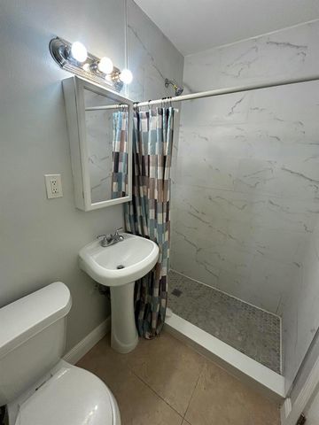 925 NE 17th Avenue 5, Fort Lauderdale, FL 33304