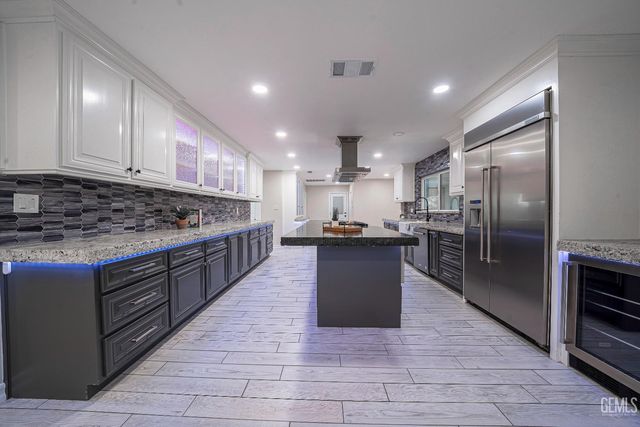 3946 Claremont Drive, Bakersfield, CA 93306
