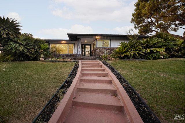 3946 Claremont Drive, Bakersfield, CA 93306