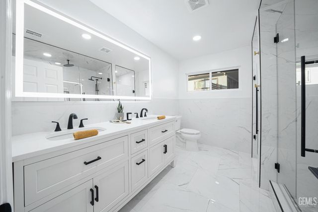 3946 Claremont Drive, Bakersfield, CA 93306