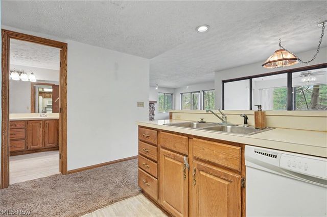 2197 Pinebrook Trail, Cuyahoga Falls, OH 44223