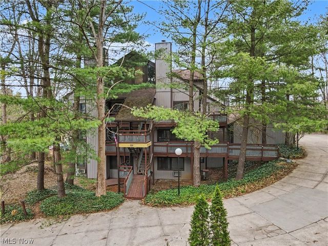 2197 Pinebrook Trail, Cuyahoga Falls, OH 44223