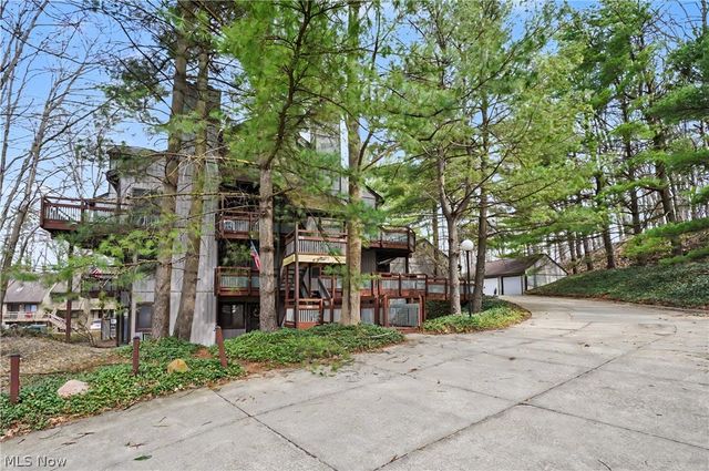 2197 Pinebrook Trail, Cuyahoga Falls, OH 44223