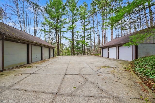 2197 Pinebrook Trail, Cuyahoga Falls, OH 44223