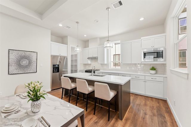 2706 Grand Fountains Drive F, Houston, TX 77054