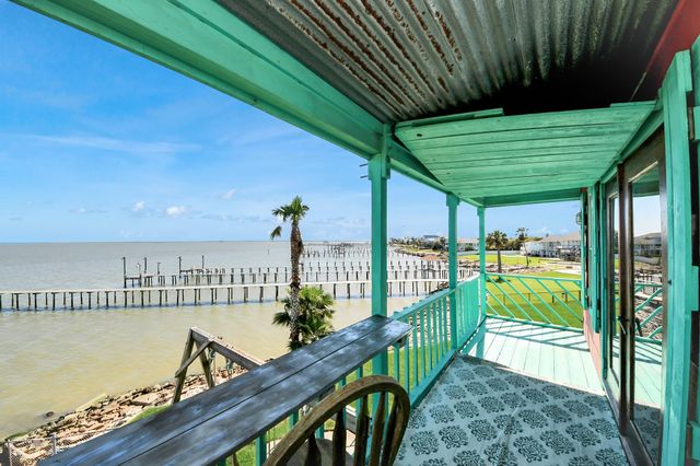 1121 6th Street, San Leon, TX 77539