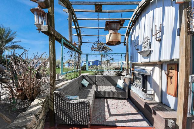 1121 6th Street, San Leon, TX 77539