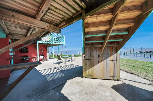 1121 6th Street, San Leon, TX 77539