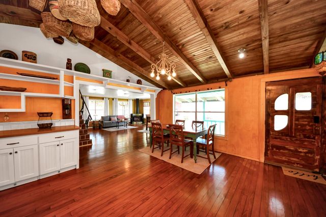 1121 6th Street, San Leon, TX 77539