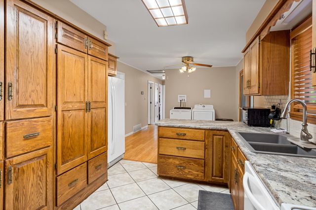 2708 W BROADWAY, Columbia, MO 65203