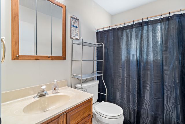 2708 W BROADWAY, Columbia, MO 65203