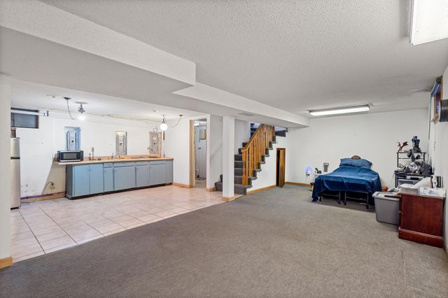 2708 W BROADWAY, Columbia, MO 65203