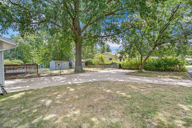 2708 W BROADWAY, Columbia, MO 65203