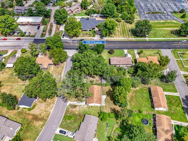 2708 W BROADWAY, Columbia, MO 65203