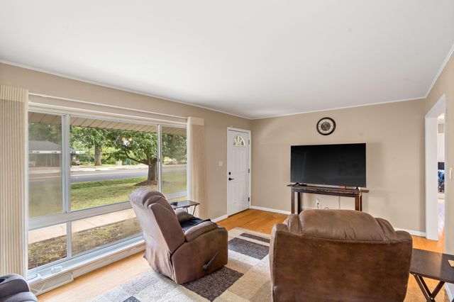 2708 W BROADWAY, Columbia, MO 65203