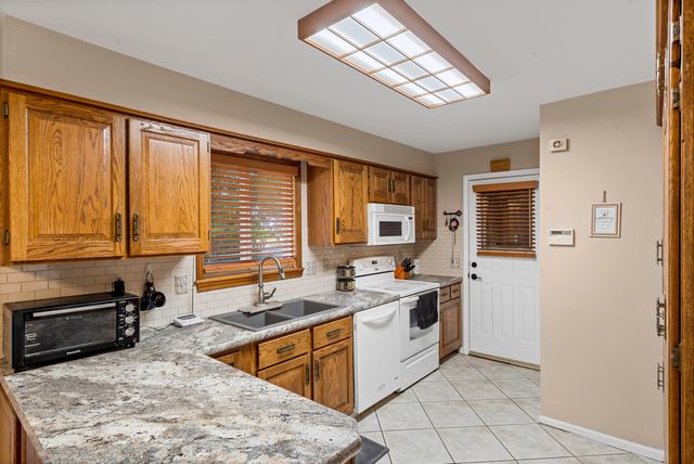 2708 W BROADWAY, Columbia, MO 65203