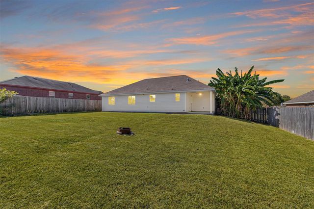 12588 Ridgecrest Drive, Willis, TX 77318