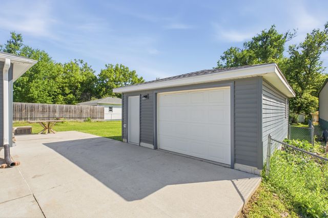 19515 GARNER Avenue, Council Bluffs, IA 51503
