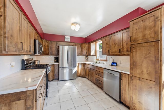 19515 GARNER Avenue, Council Bluffs, IA 51503