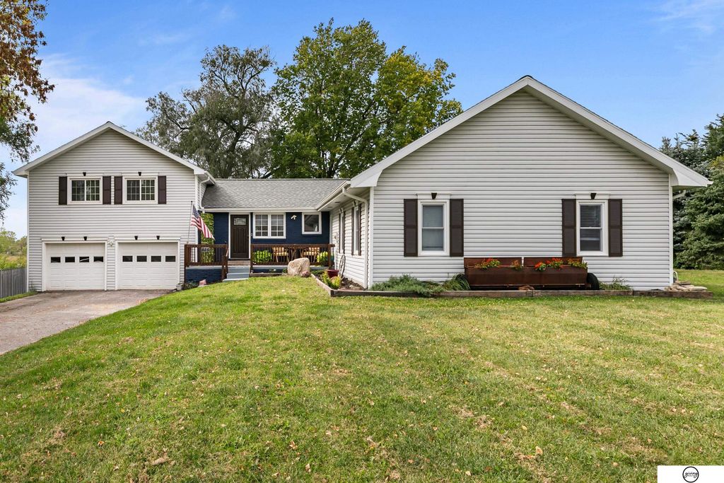 825 I Street, Palmyra, NE 68418