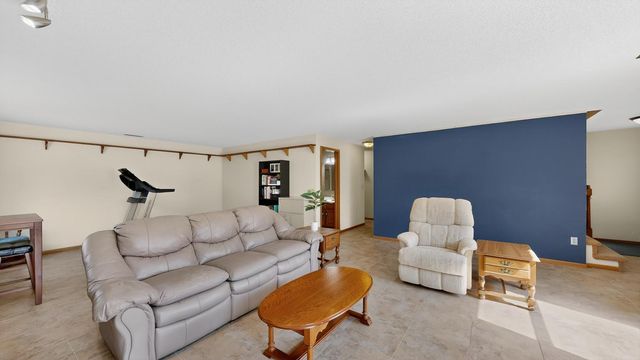 21 23rd Street SW, Rochester, MN 55902