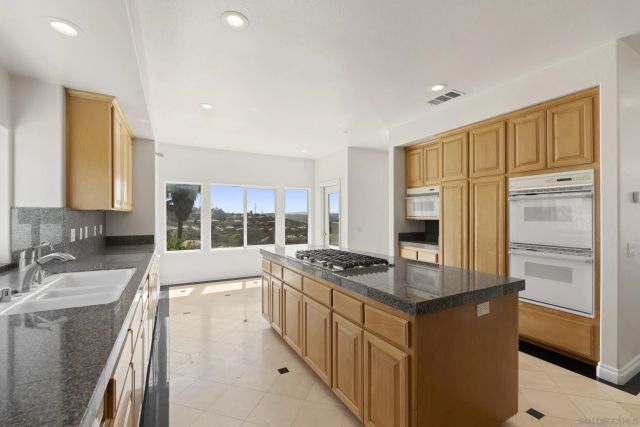 941 Avocado Pl, Del Mar, CA 92014