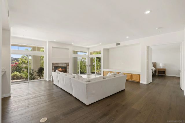 941 Avocado Pl, Del Mar, CA 92014