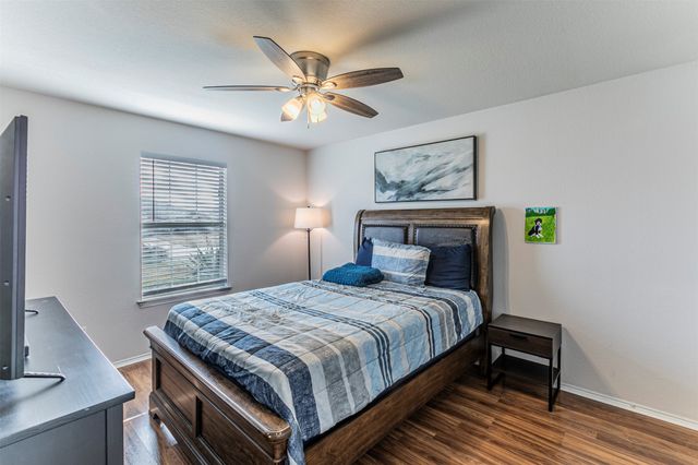 3433 Charing Cross Road, Midlothian, TX 76065