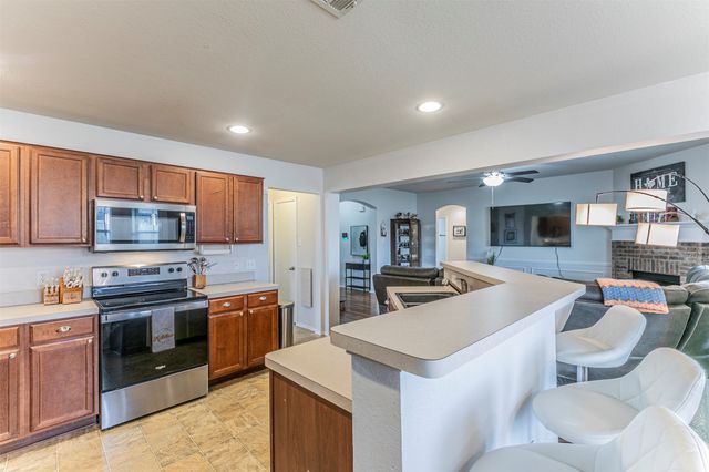 3433 Charing Cross Road, Midlothian, TX 76065