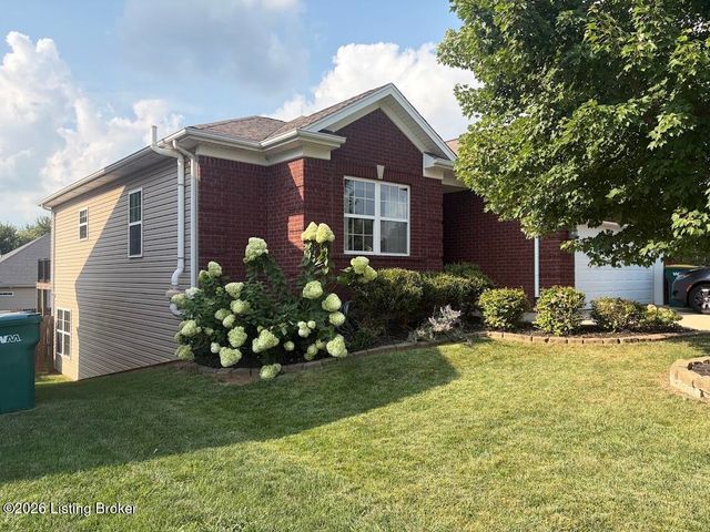 12307 Amber Woods Ct, Louisville, KY 40245