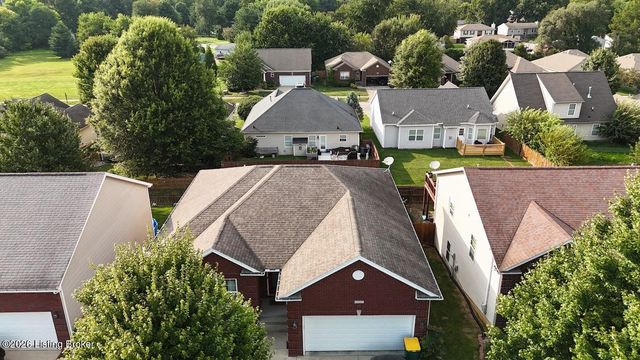 12307 Amber Woods Ct, Louisville, KY 40245